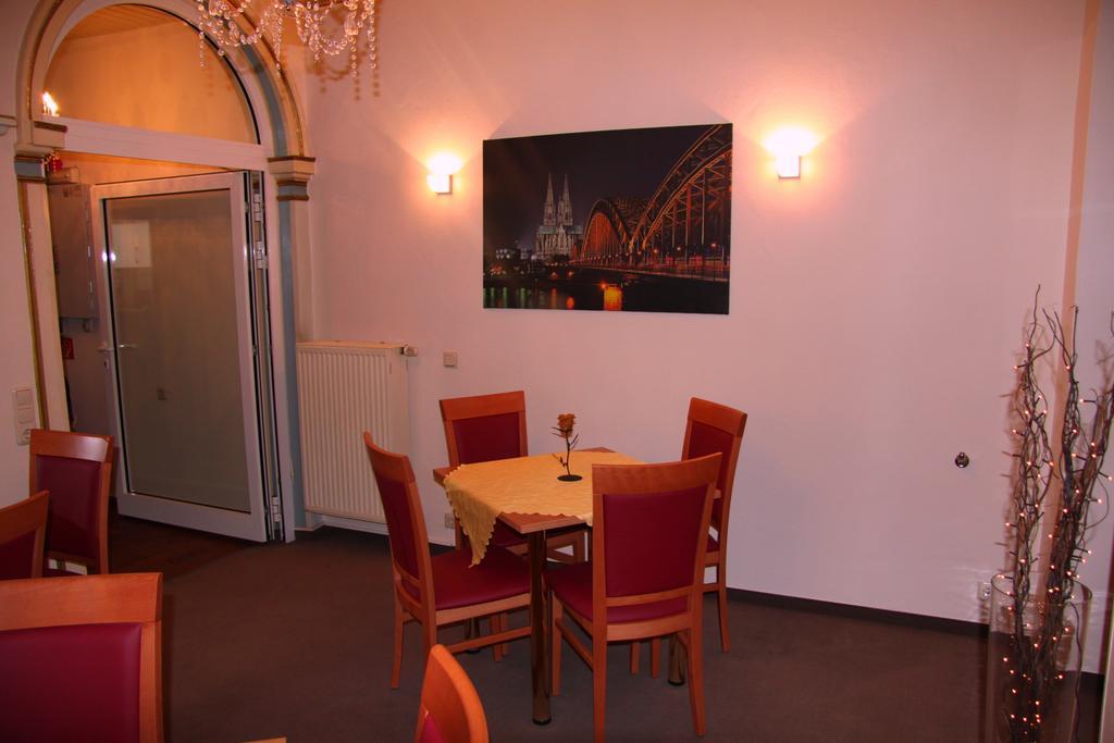 Hotel La Isla Köln Exterior foto